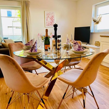 Ferien-Apartment Silberweide Mit Privatstrand Friedrichshafen Ngoại thất bức ảnh